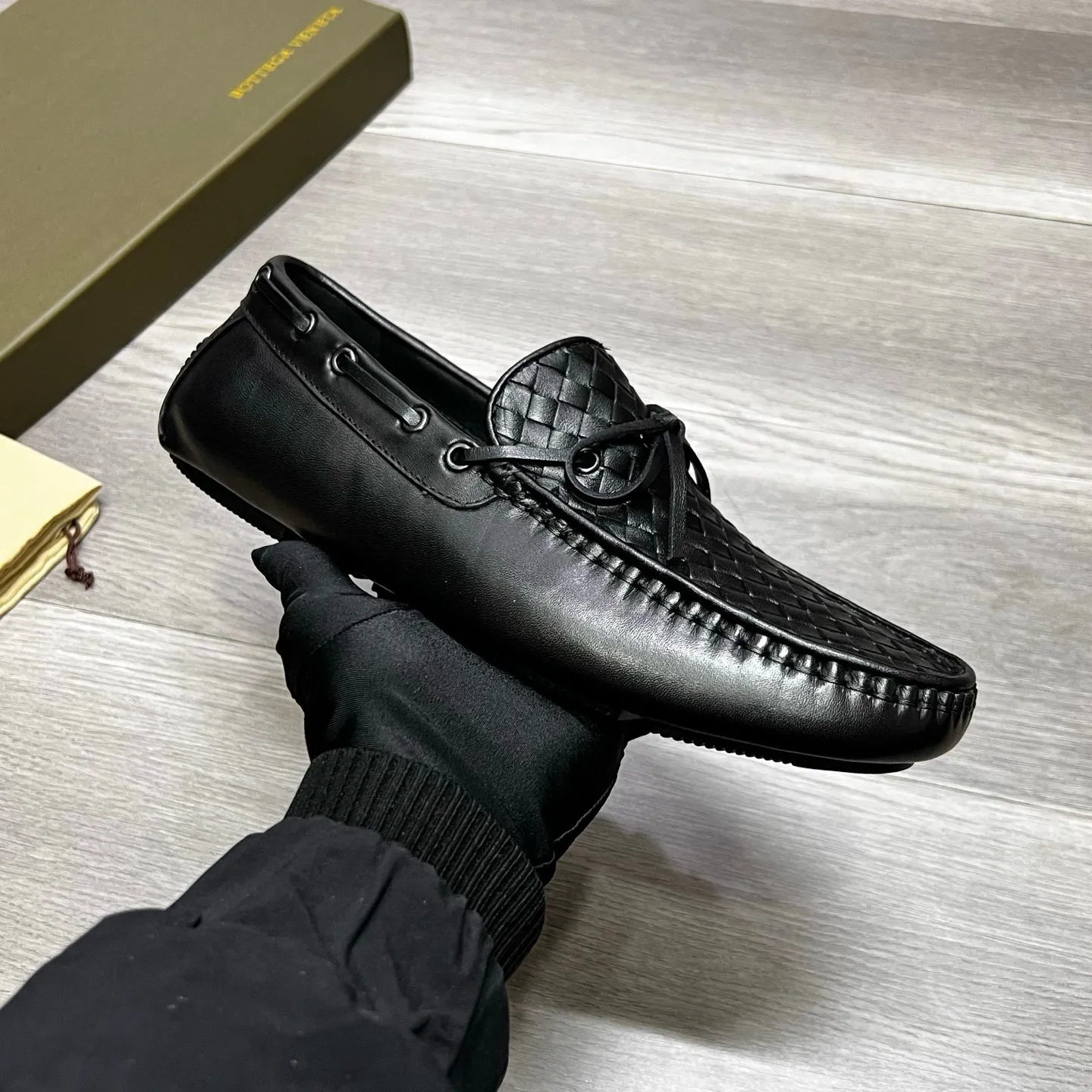 Factory price 480 BV 〰️Purely handmade classic men's beanie shoes👉👉driving shoes, slip-on shoes, made of imported cowhide from Italy, 💕water-dyed cowhide lining, 🔊original outsole, waterproof platform design, comfortable on the feet. Good choice for traveling and driving, single color available, code number: 38-44, (45 can be customized)